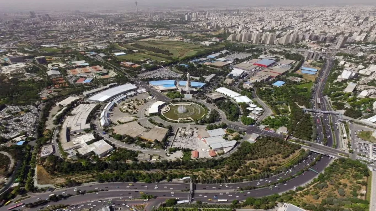 نمایشگاه عامل ترافیک مزمن شمال تهران نیست