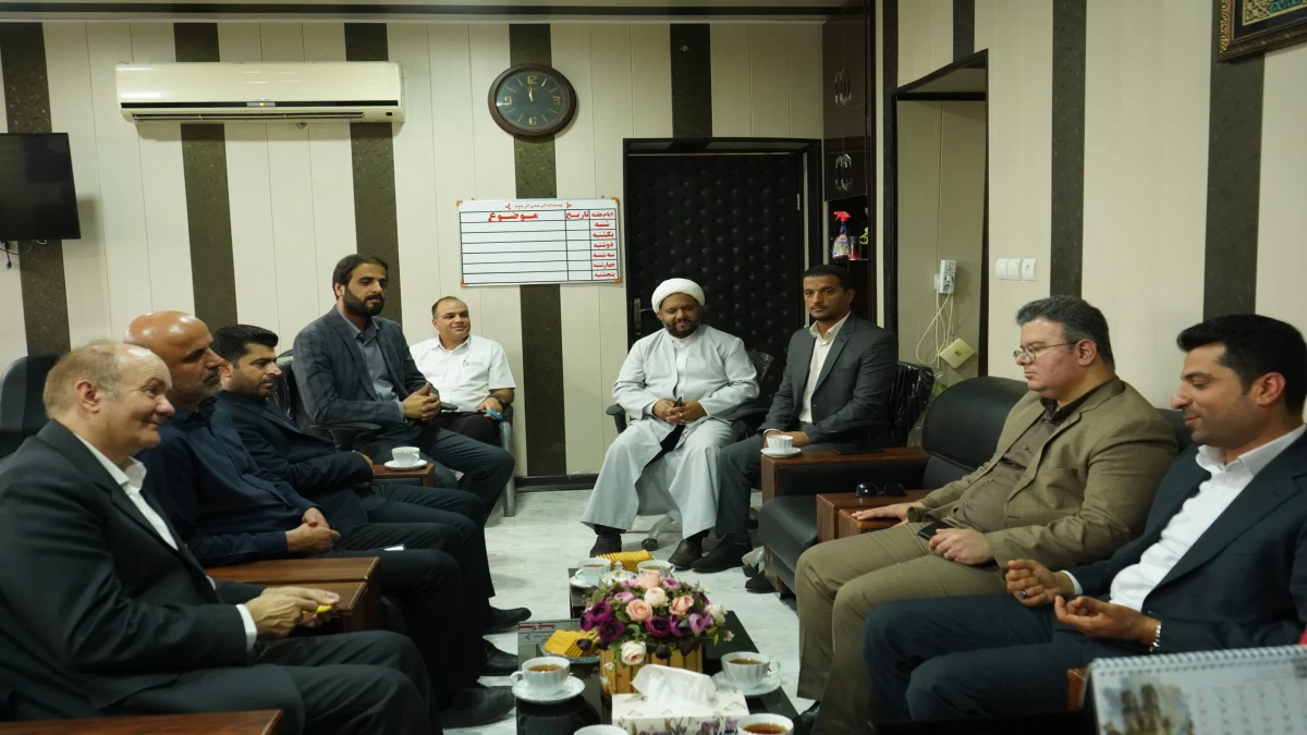 دیدار سرپرست شرکت توسعه صنایع انرژی‌بر پارسیان و فرماندار شهرستان با مدیر آموزش و پرورش پارسیان